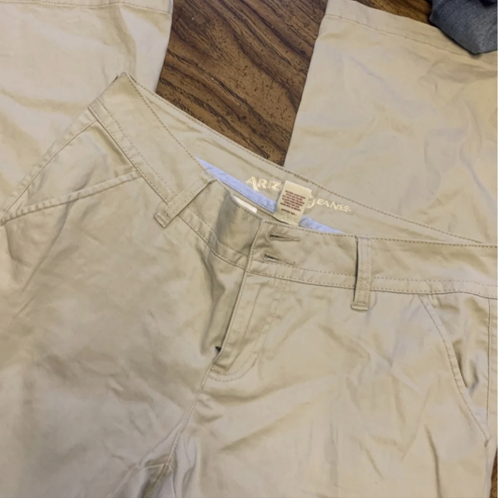 ISO!! Arizona khaki pants size 11 Juniors